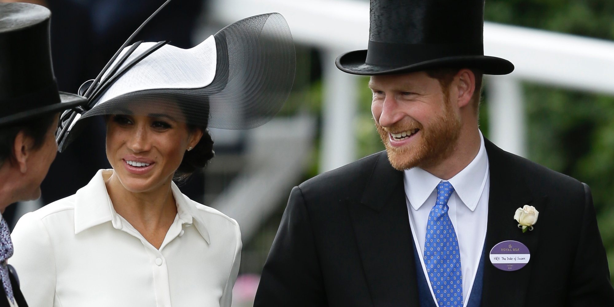 El gran estreno de Meghan Markle como Duquesa en Ascot: sombrero y vestido en blanco y negro