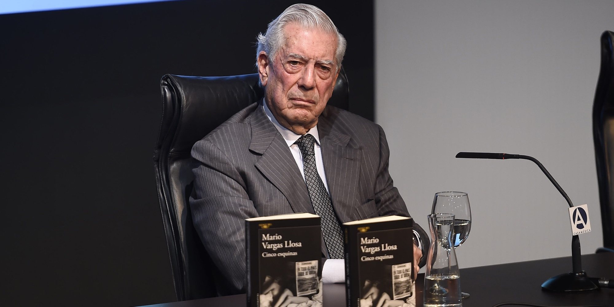 Mario Vargas Llosa ingresa en el hospital como consecuencia de una caída en su domicilio