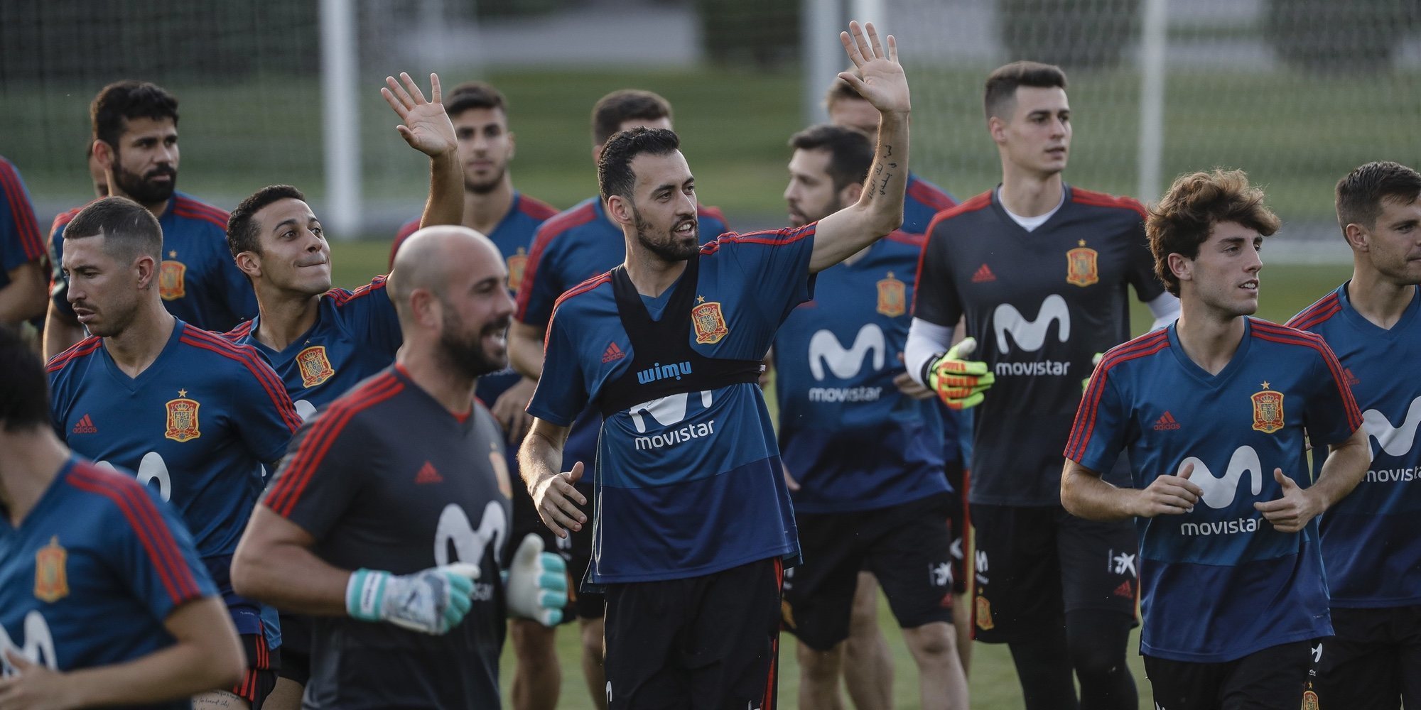 Anna Ortiz, Elena Galera, Jennifer Rueda..., las WAGs y sus hijos protagonizan el entrenamiento de La Roja