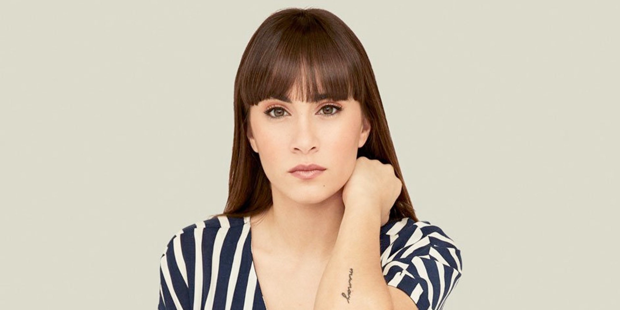 Aitana Ocaña se toma con humor haber sido pillada en bikini y sin flequillo: "No sabía que había alguien"