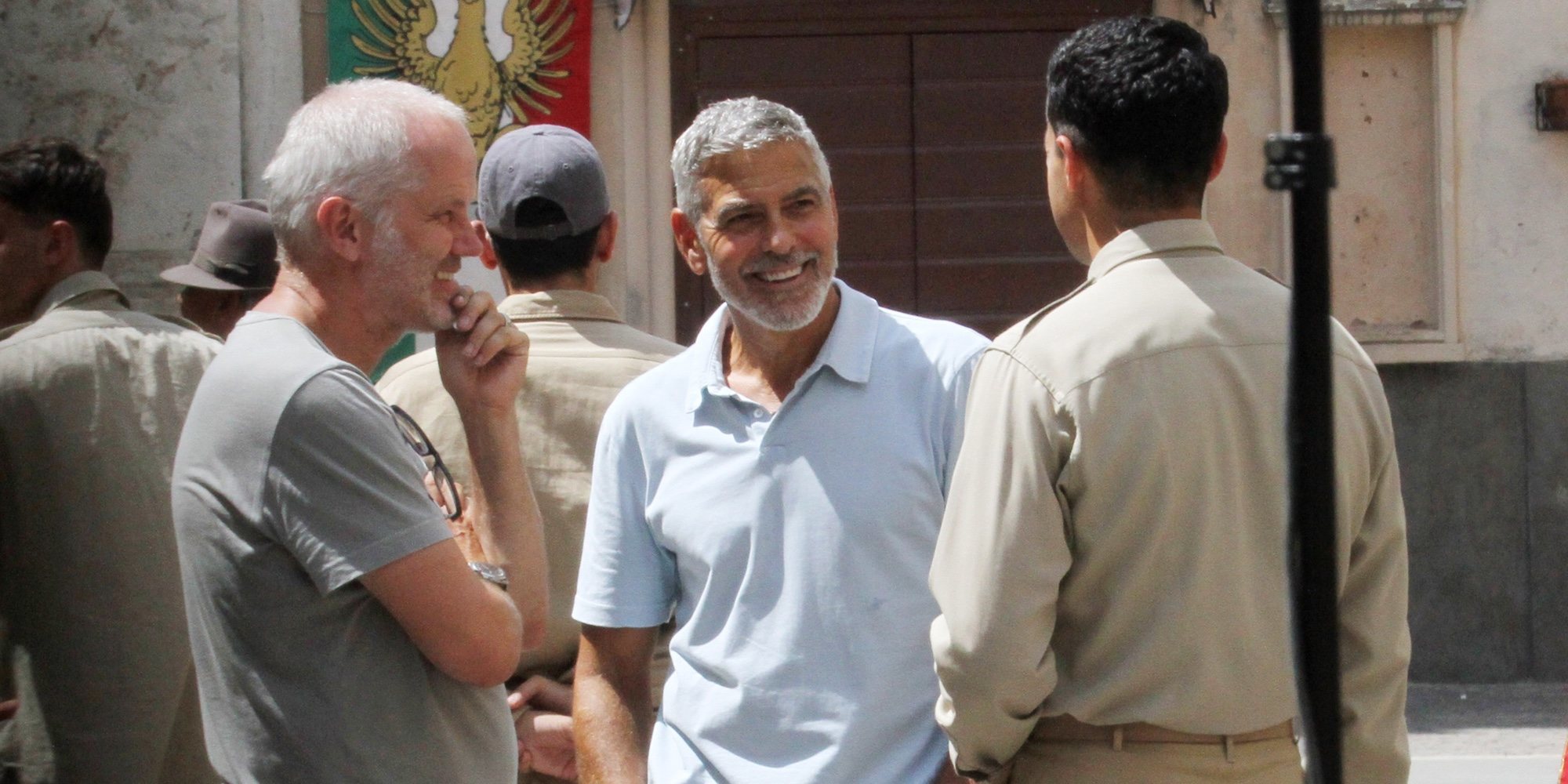 George Clooney vuelve al rodaje de 'Trampa-22' tras su accidente de moto