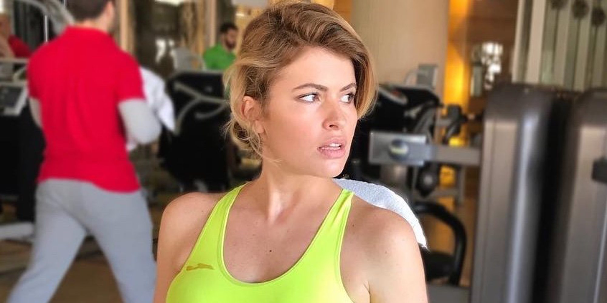 Adriana Abenia muestra su cuerpo doce días después de dar a luz: "No deseo ir por la vida de súper mama"