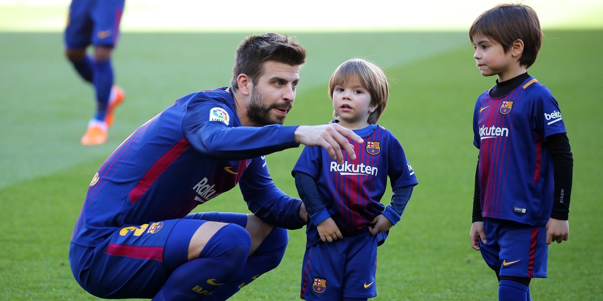 Gerard Piqué presume de sus hijos con una divertida fotografía