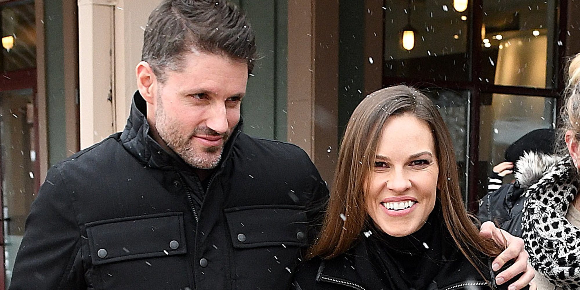 Hilary Swank se ha casado en secreto con Philip Schneider tras dos años de relación