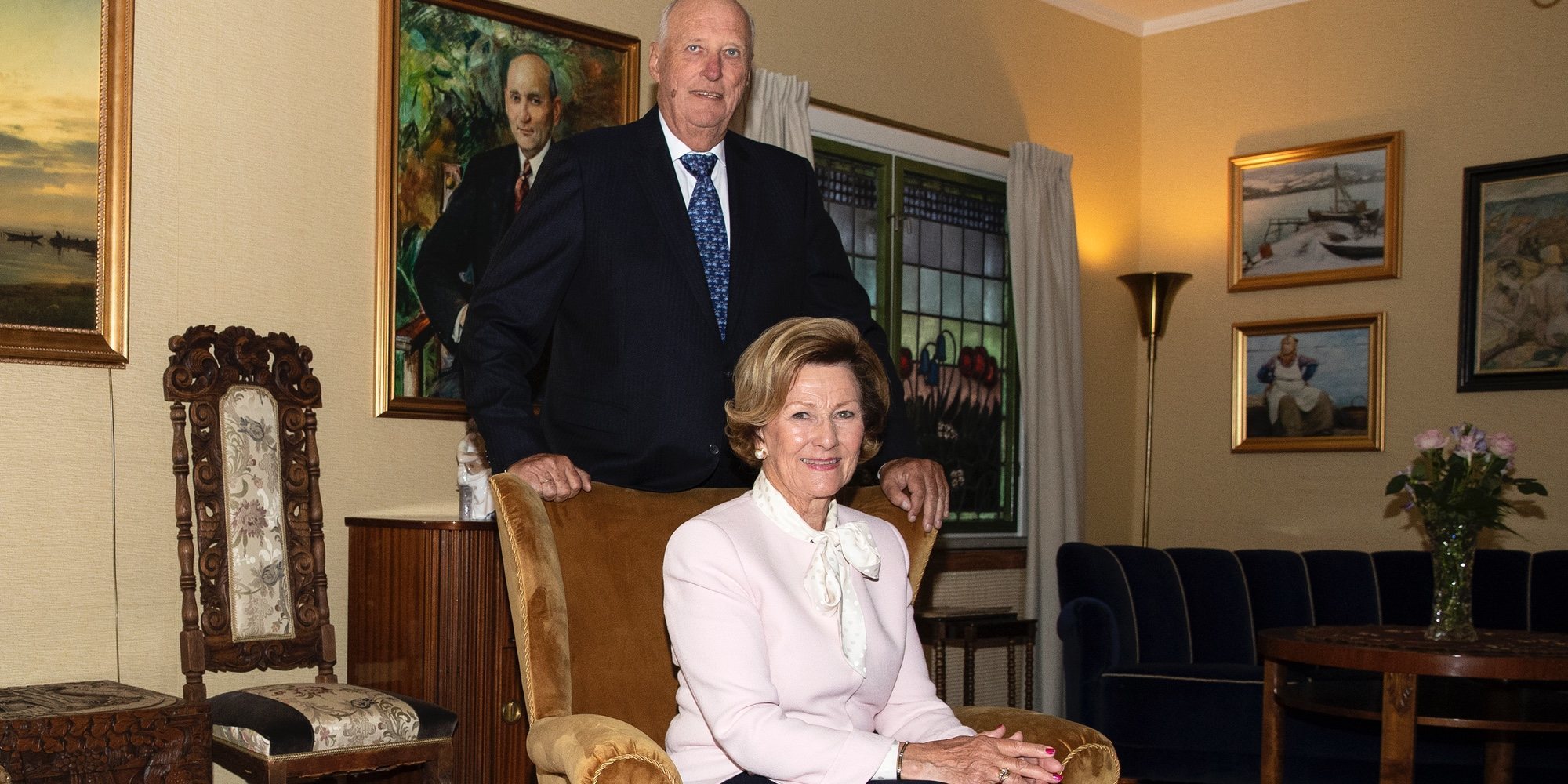 Harald y Sonia de Noruega inauguran con Haakon y Mette-Marit la casa-museo en la que vivieron su relación furtiva