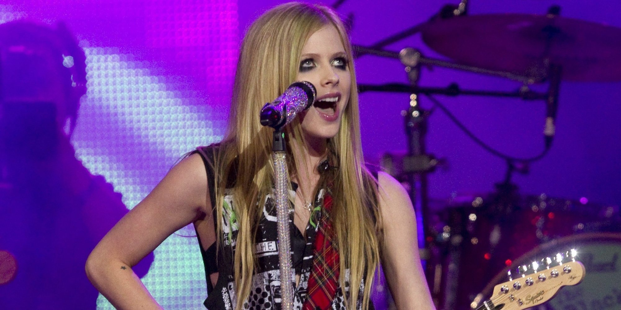 Avril Lavigne anuncia su regreso a la música con 'Head Above Water'