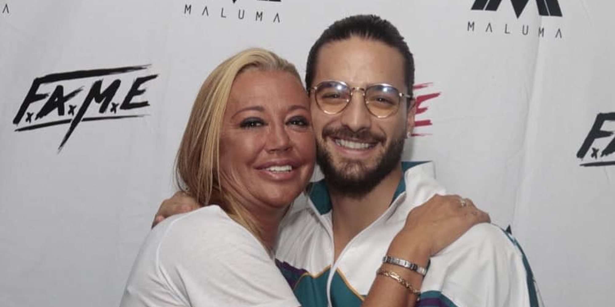 Maluma se parte de risa tras escuchar la descarada petición que Belén Esteban le hizo en su concierto