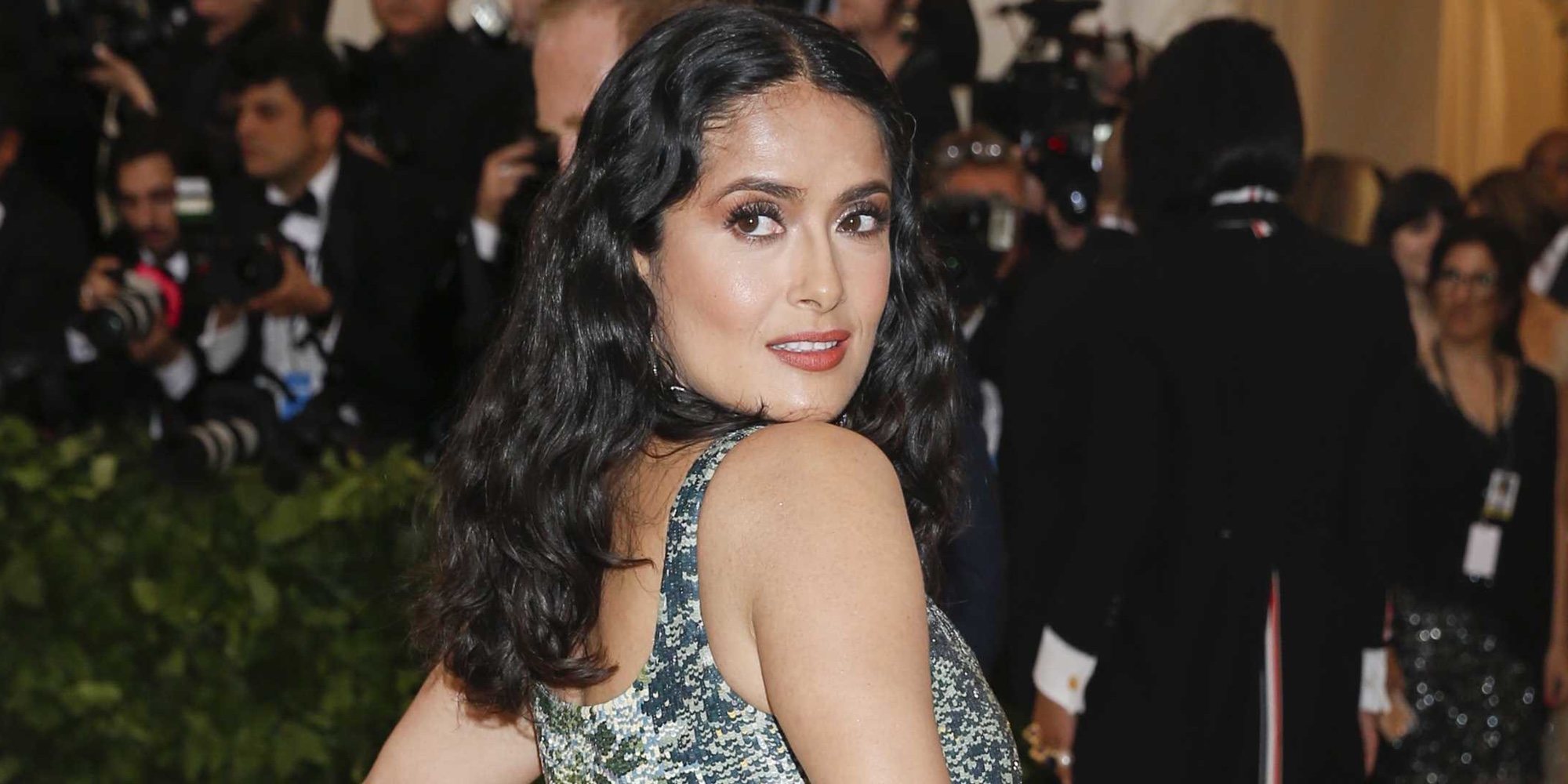 Salma Hayek se pone en manos de su hija Valentina de 11 años para hacerse un cambio de look