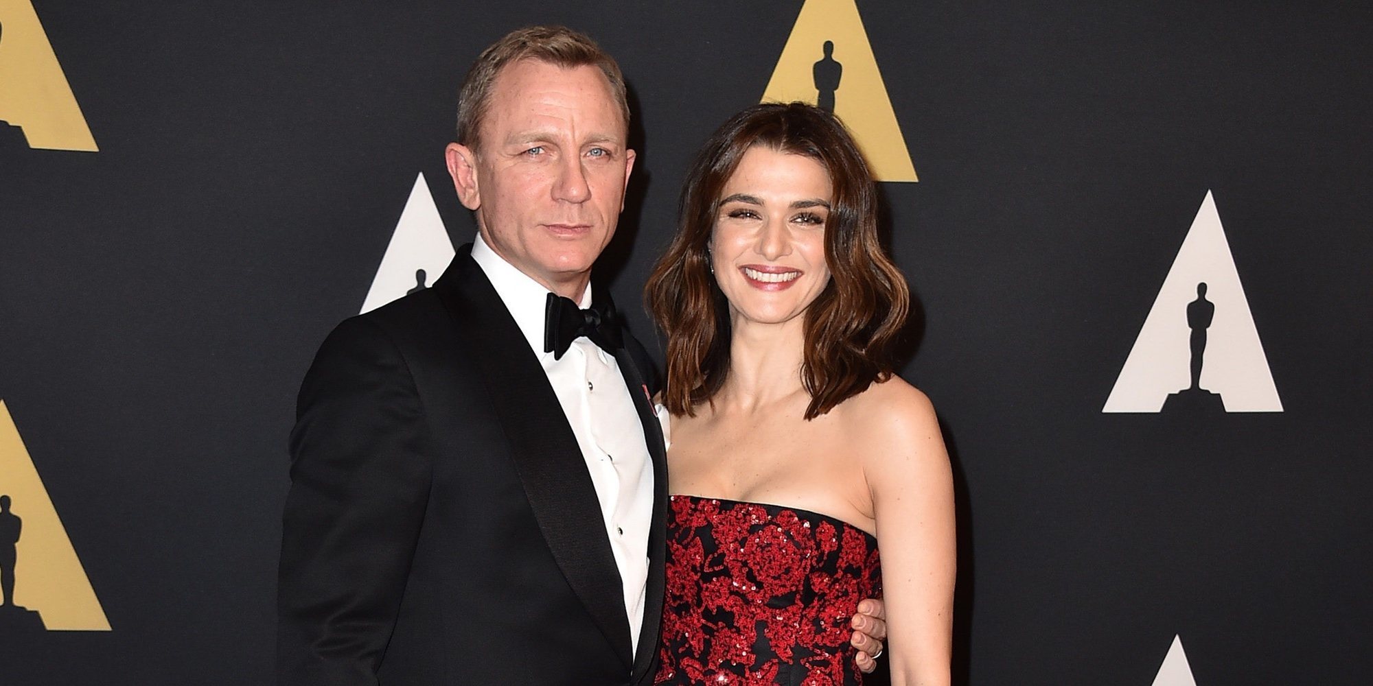 Daniel Craig y Rachel Weisz, pillados por sorpresa con su bebé por la calle