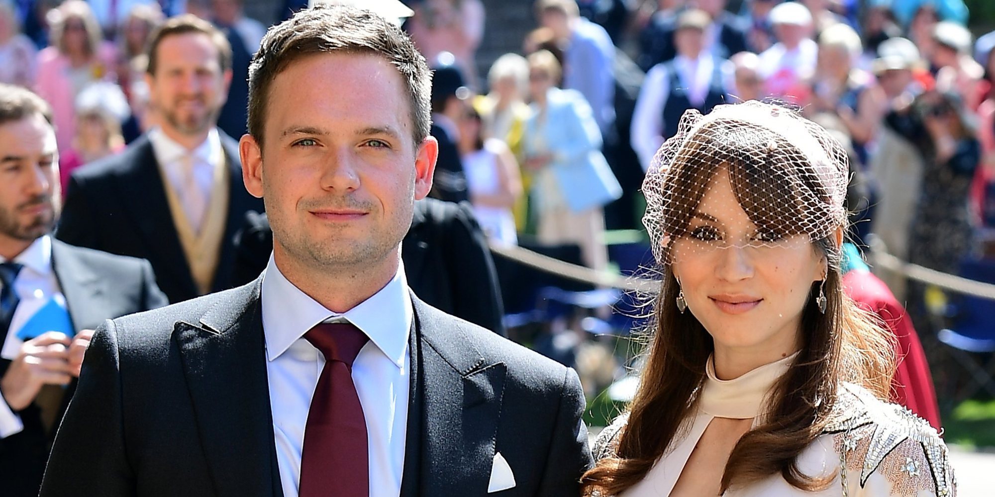 Patrick J. Adams y Troian Bellisario se convierten en padres de su primera hija