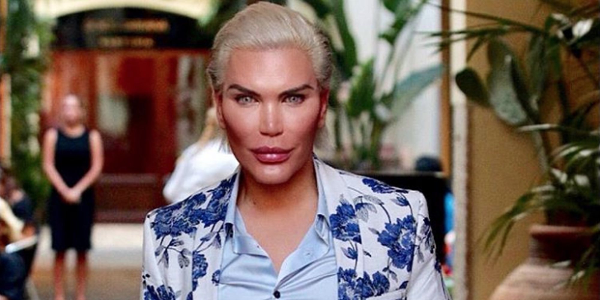 El Ken human, Rodrigo Alves, detenido por no parecerse a la foto de su pasaporte