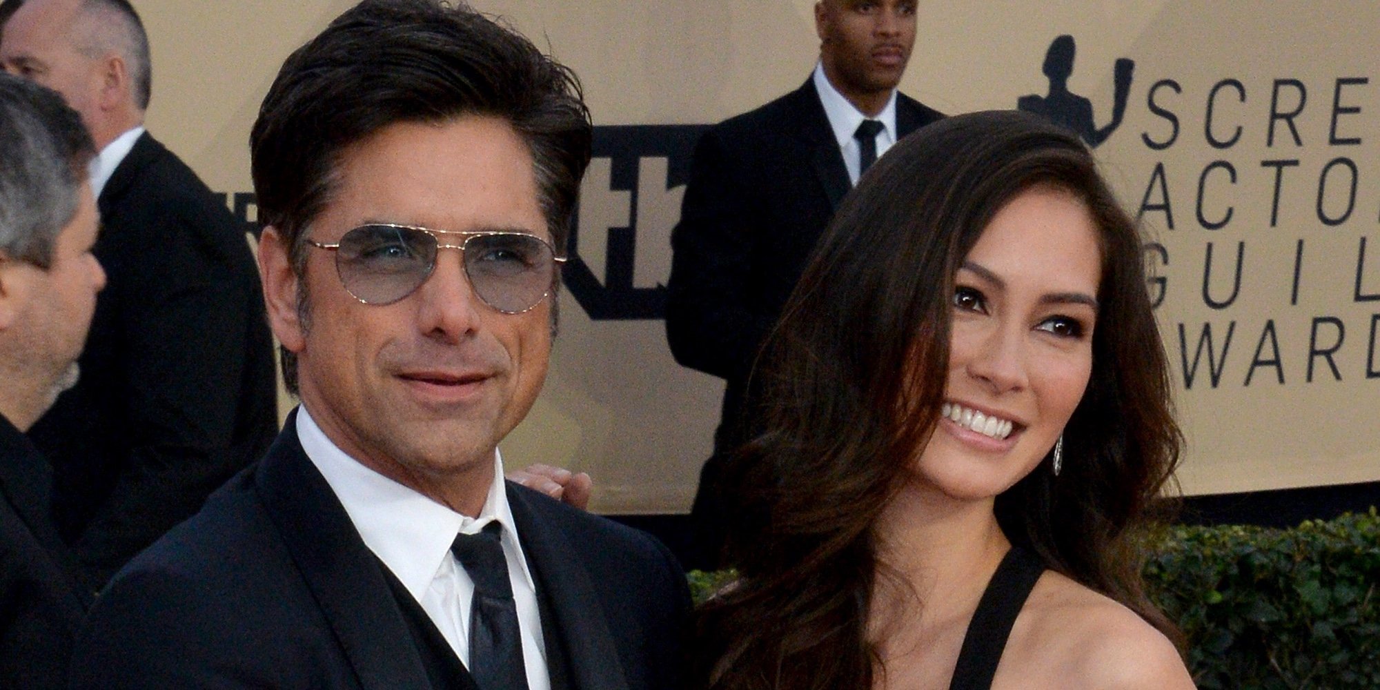 John Stamos confiesa que su hijo de seis meses está "arruinando su vida sexual"