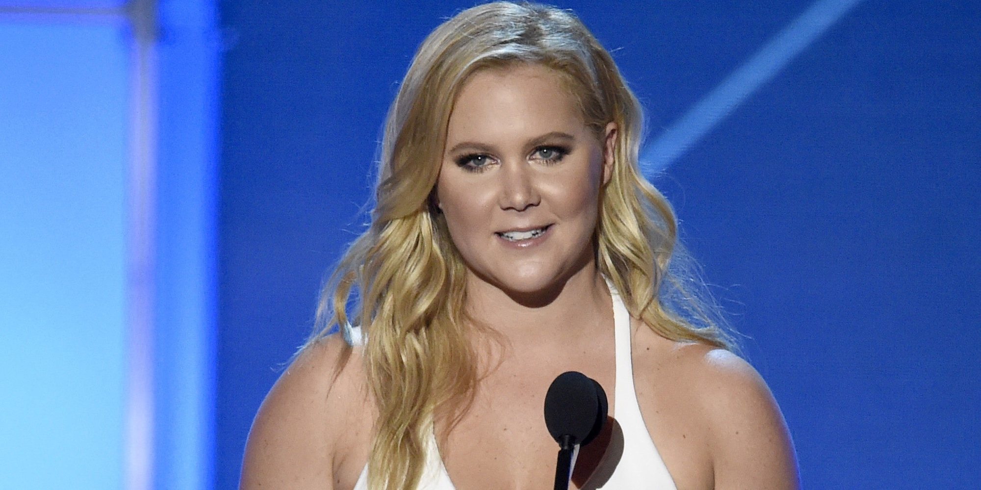 Amy Schumer anuncia que está embarazada con una imagen muy peculiar