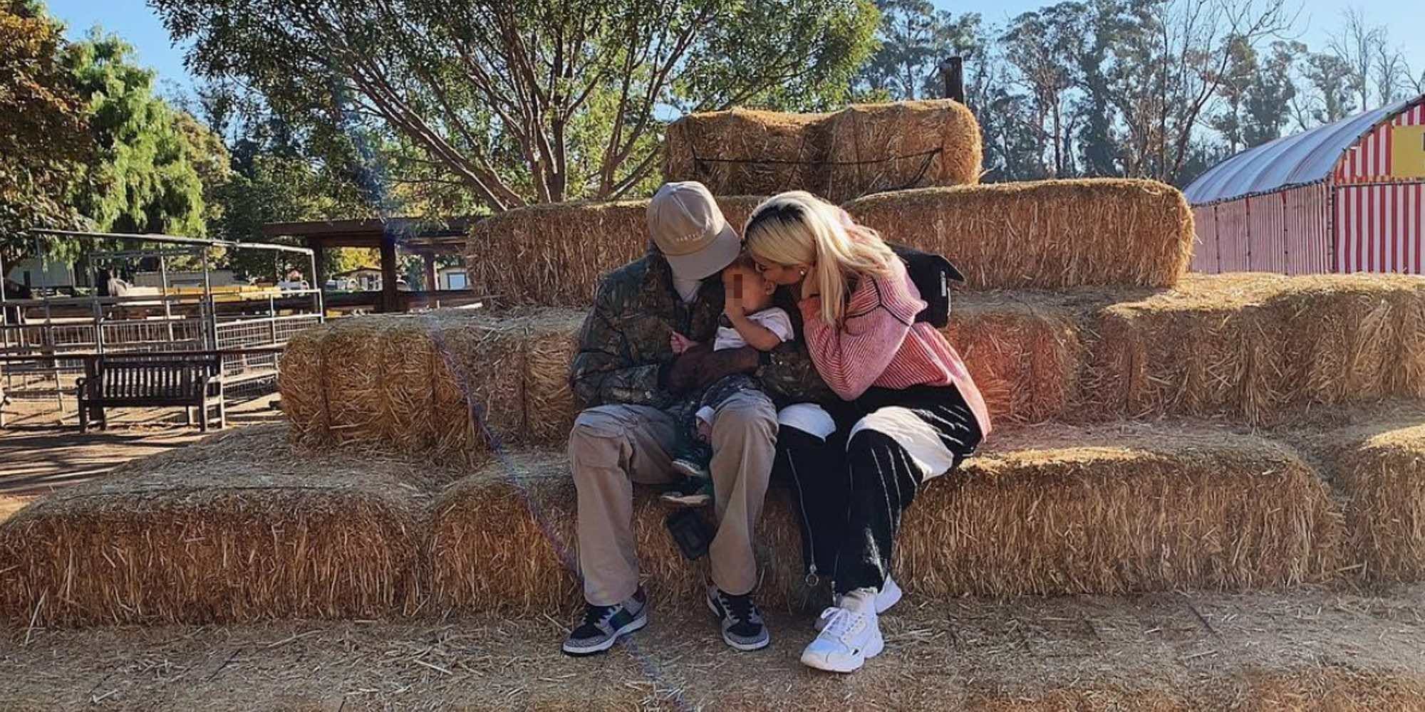 Kylie Jenner y Travis Scott llevan a Stormi al parque de calabazas para celebrar su primer Halloween