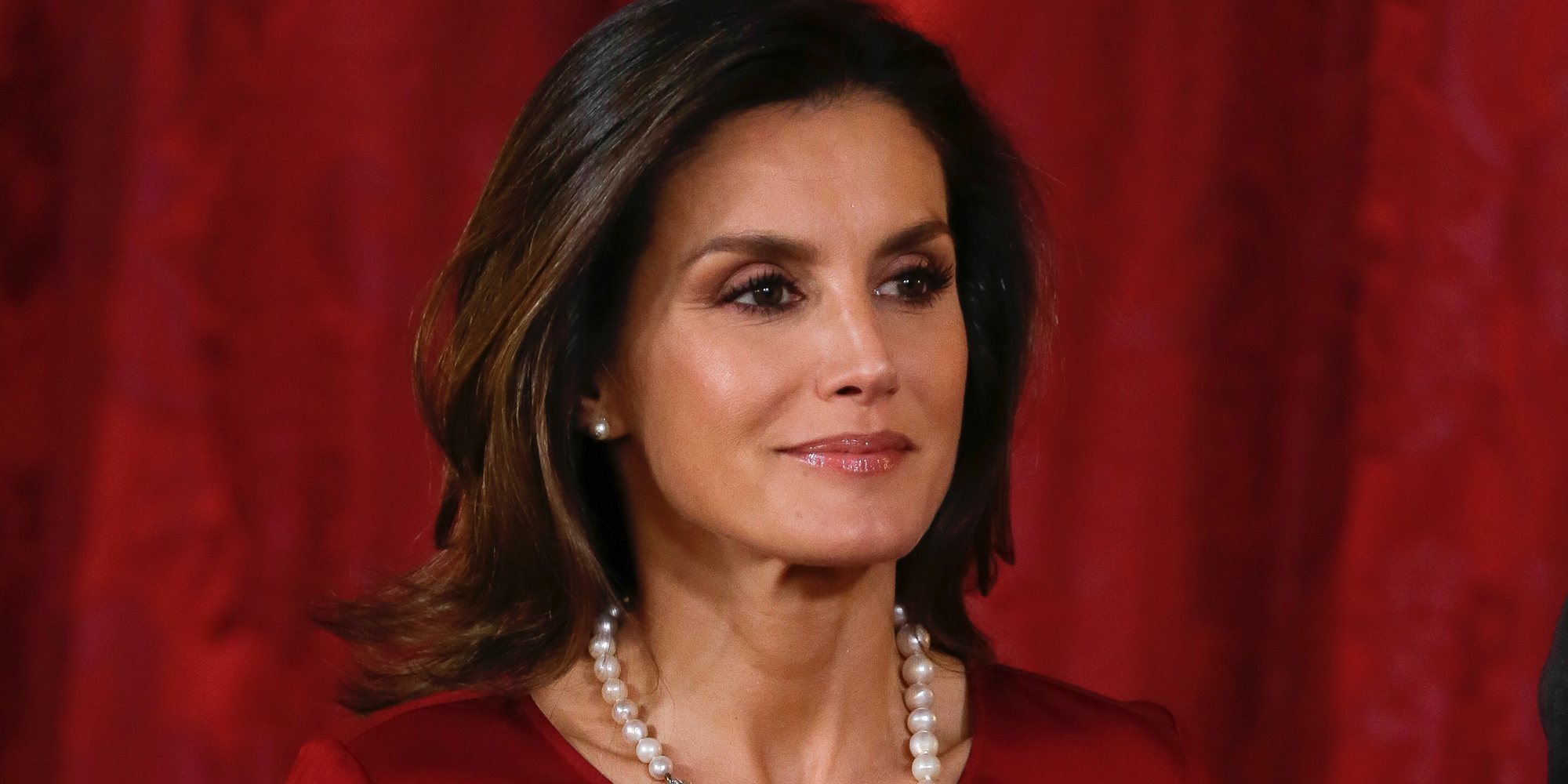 La Reina Letizia se echa más años encima con un desafortunado look en honor a sus invitados