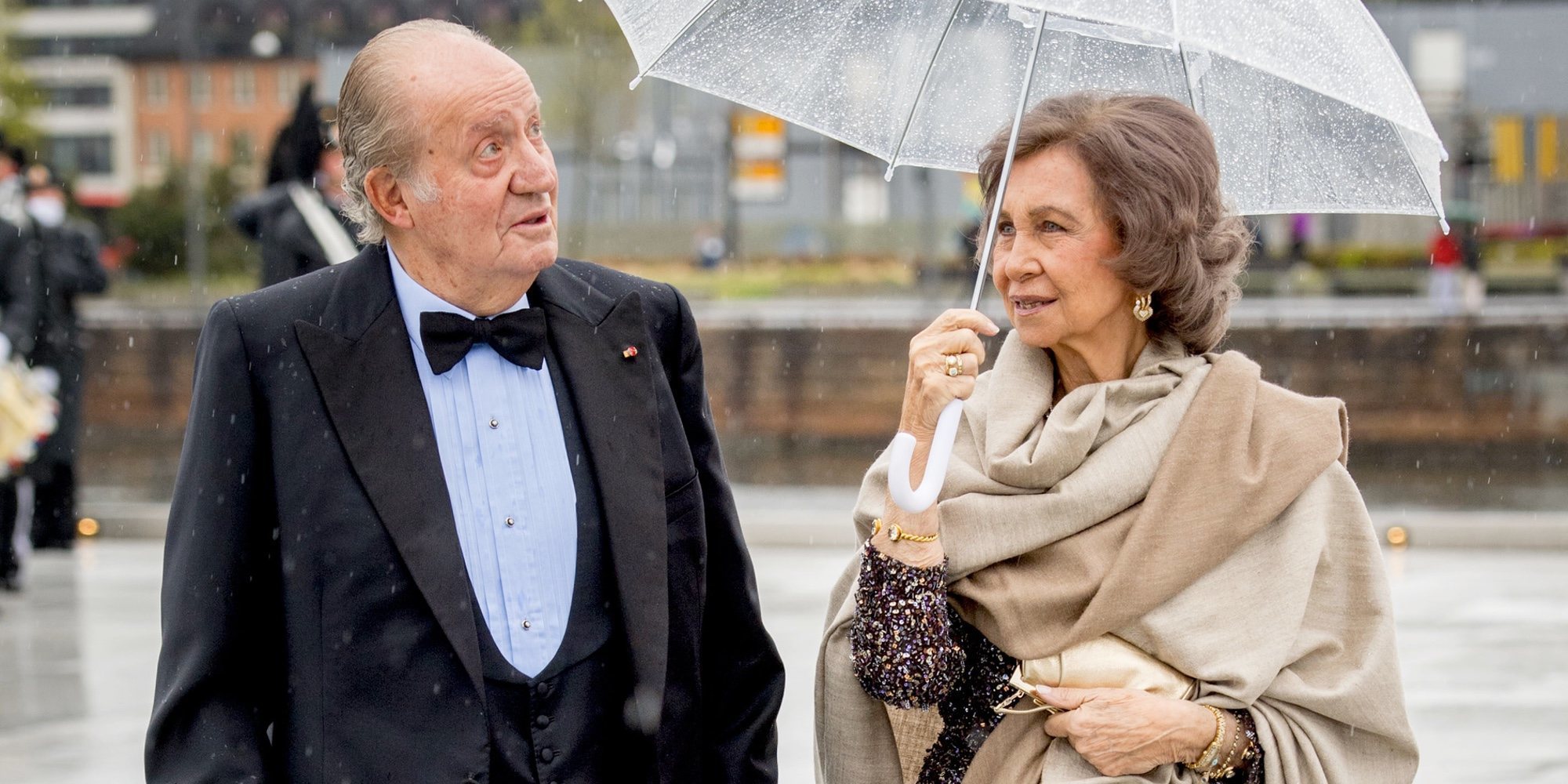 El Rey Juan Carlos se pierde el cumpleaños de la Princesa Leonor y va al de la Reina Sofía por obligación