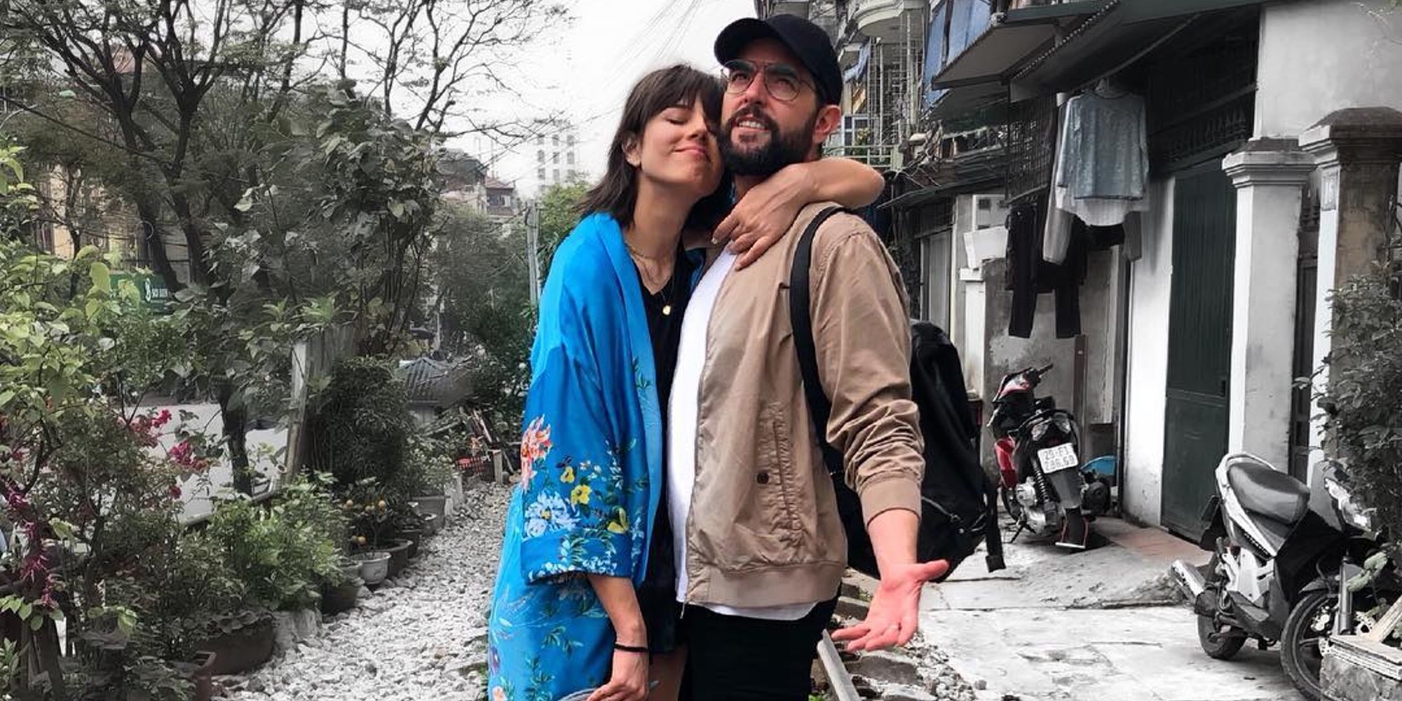 La novia de Dani Mateo, amenazada después de que su novio se 'sonara la nariz' en una bandera de España