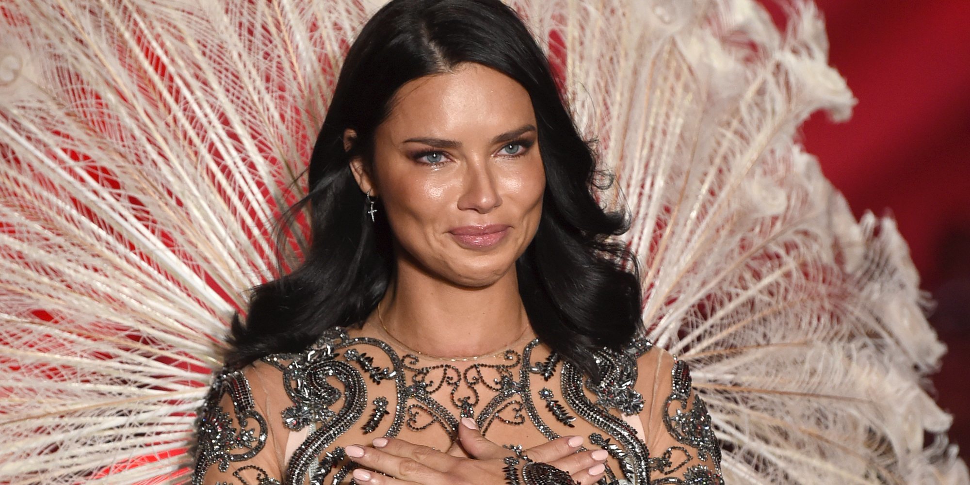 El momento más emotivo del Victoria's Secret Fashion Show 2018: Adriana Lima se despide después de 19 años