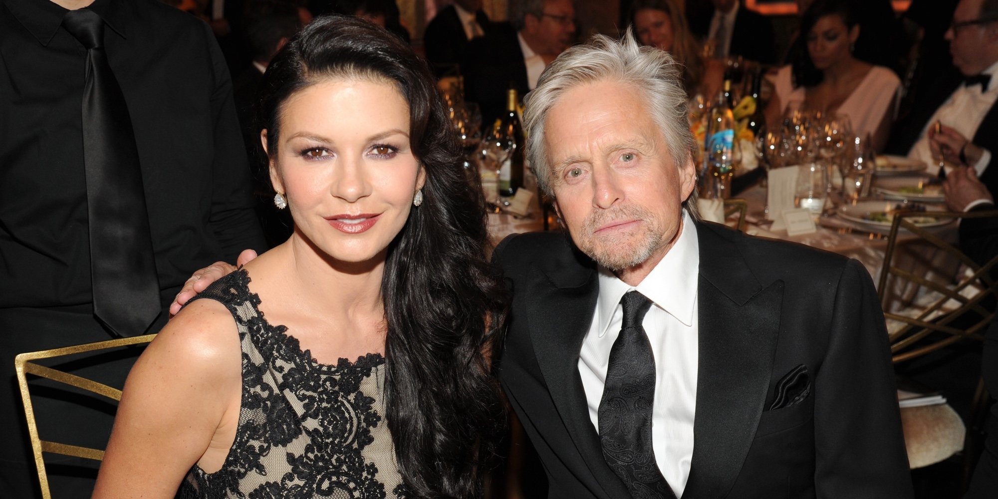 Catherine Zeta Jones confirma tener una relación abierta con su marido Michael Douglas