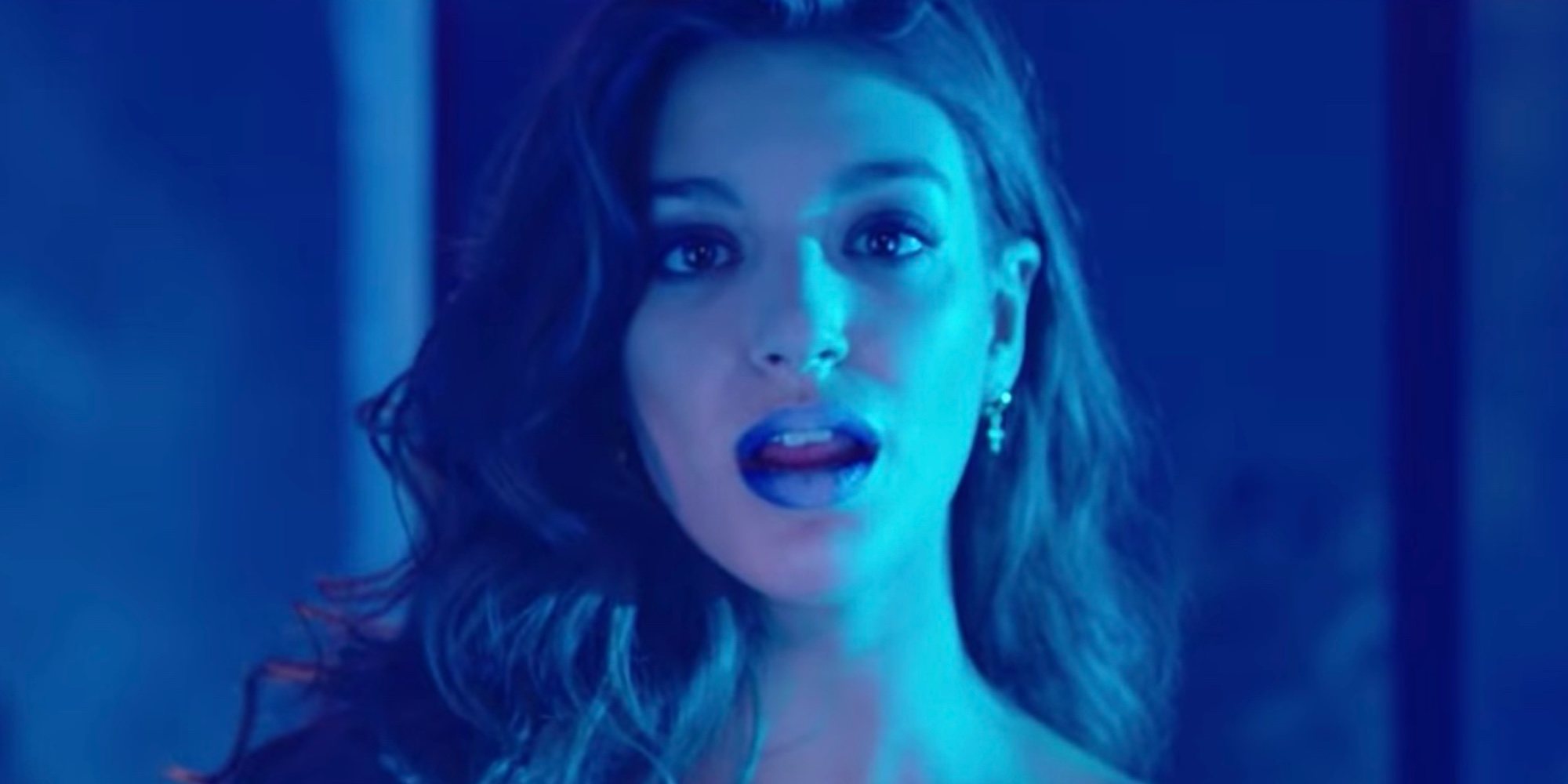 El sensual videoclip de Ana Guerra para su nuevo single 'Bajito'