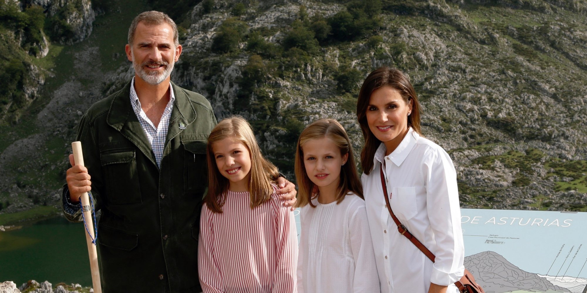 Los Reyes Felipe y Letizia y sus hijas Leonor y Sofía felicitan la Navidad 2018 desde los Lagos de Covadonga