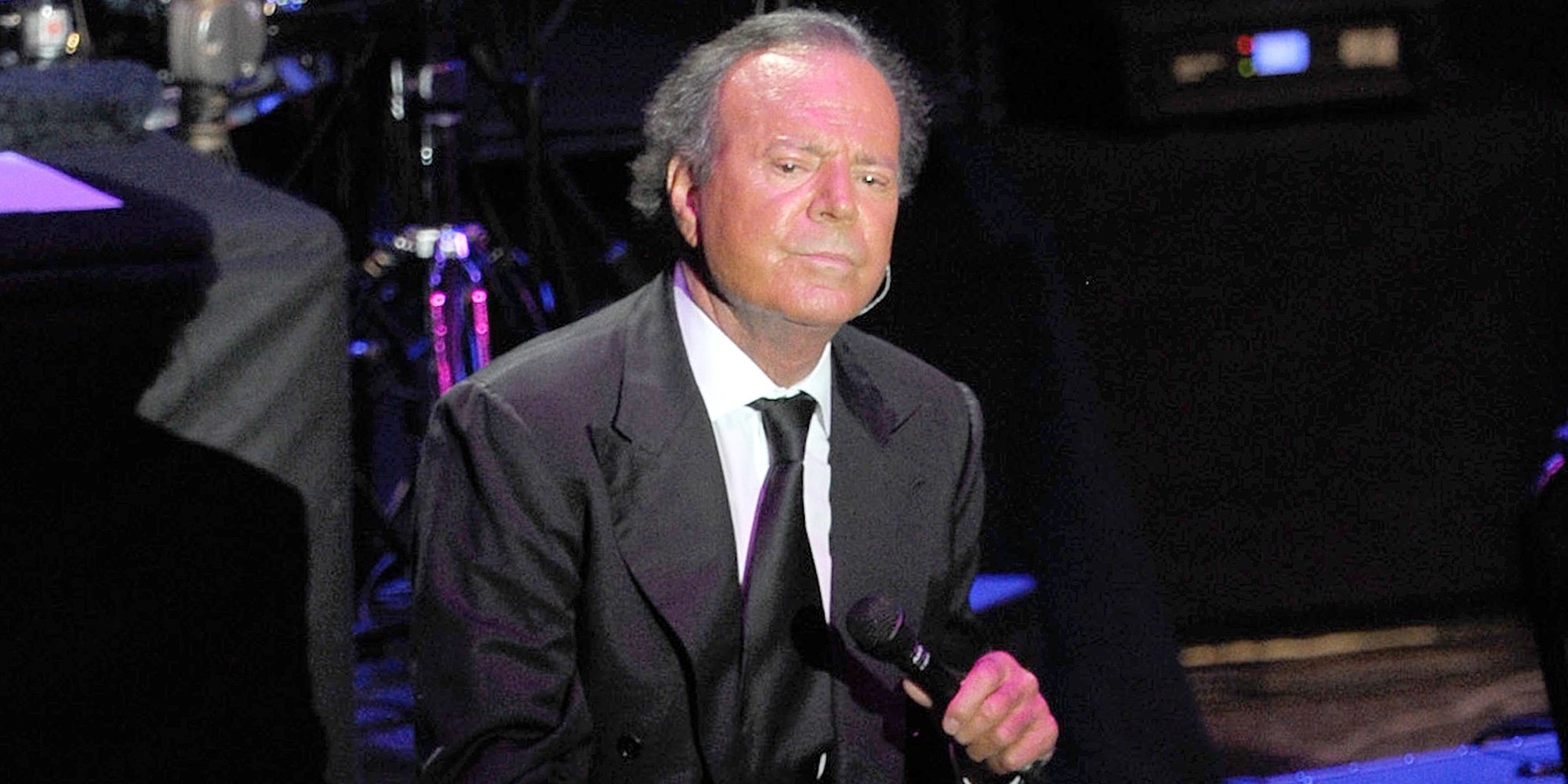 Julio Iglesias comparecerá por la demanda de paternidad de Javier Santos en Valencia