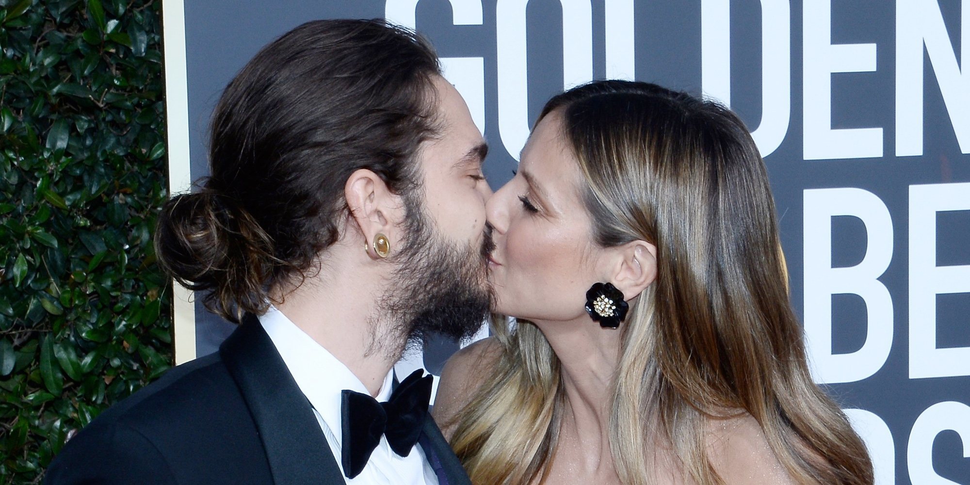 Heidi Klum y Tom Kaulitz derrochan pasión en los Globos de Oro 2019 posando por primera vez como prometidos