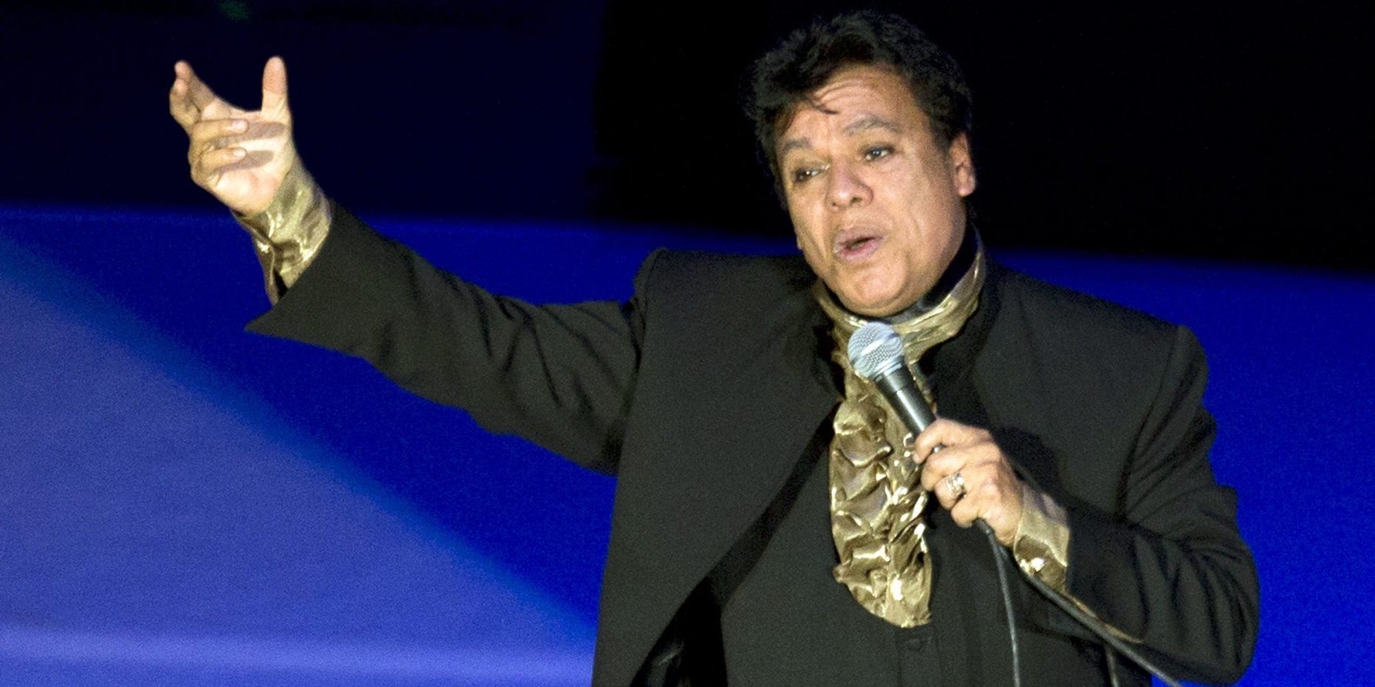 Juan Gabriel podría haber fingido su muerte por miedo al asesinato y no reaparecerá hasta que reciba permiso presidencial