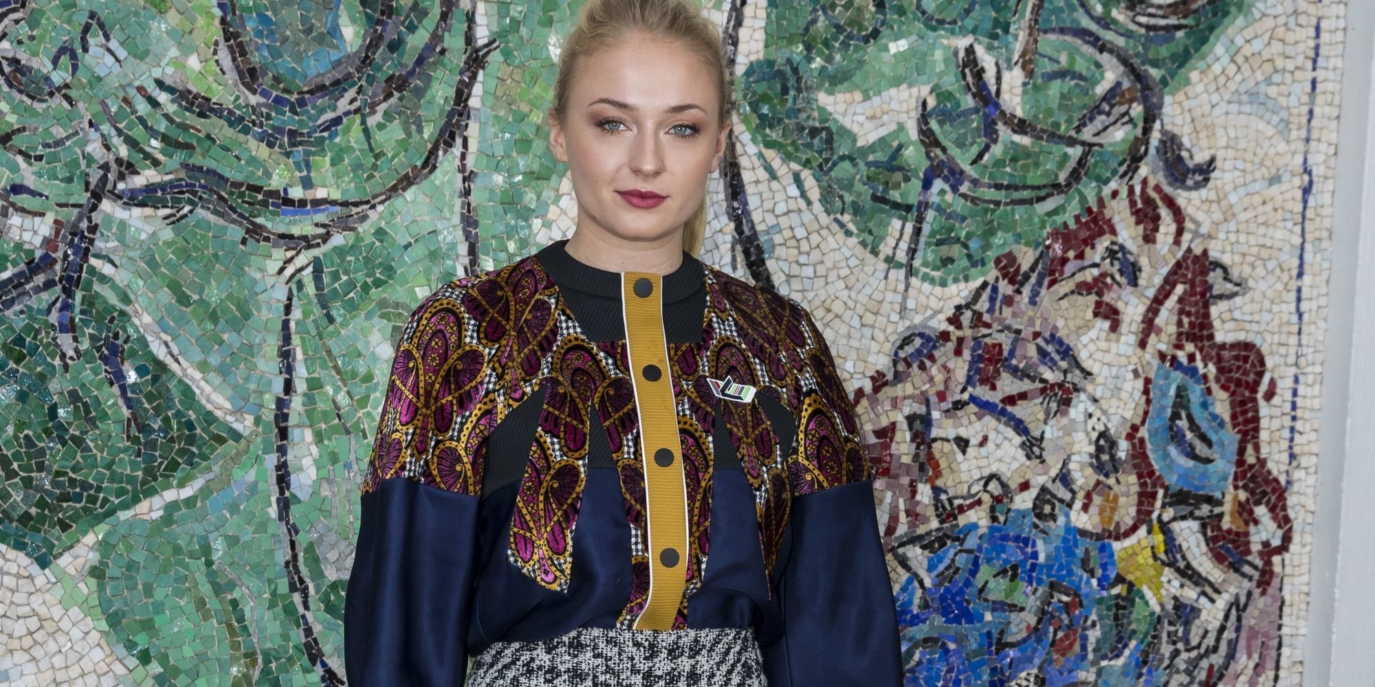 Sophie Turner insulta a Piers Morgan por reírse de las enfermedades mentales: "Imbécil"