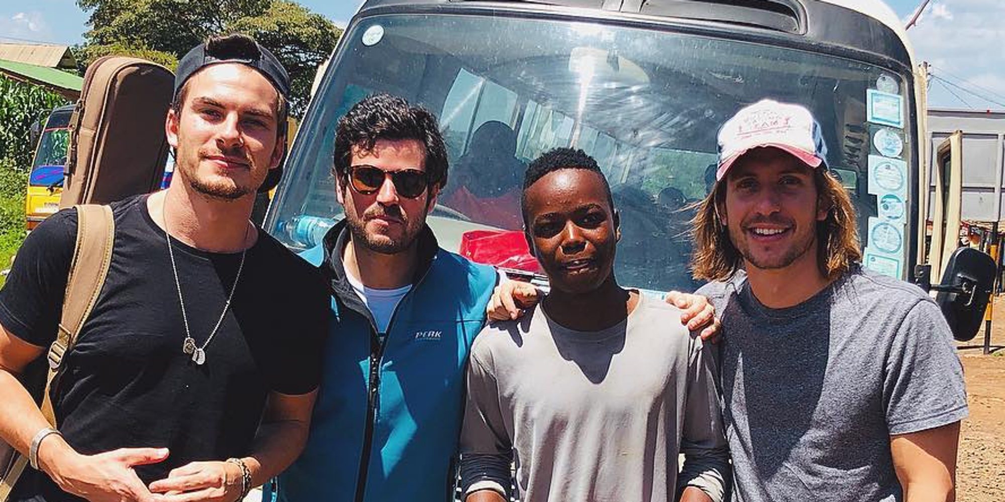 Willy Bárcenas de Taburete y Andrés Ceballos de Dvicio coronan juntos la cima del Kilimanjaro