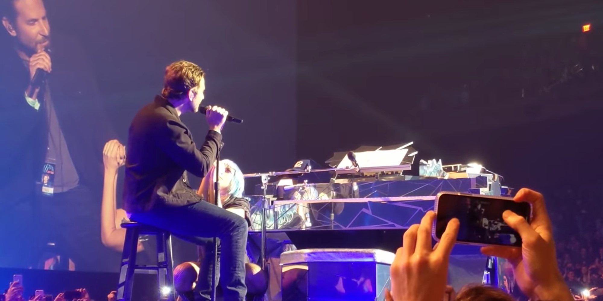 Lady Gaga y Bradley Cooper cantan por sorpresa 'Shallow' en un show en Las Vegas