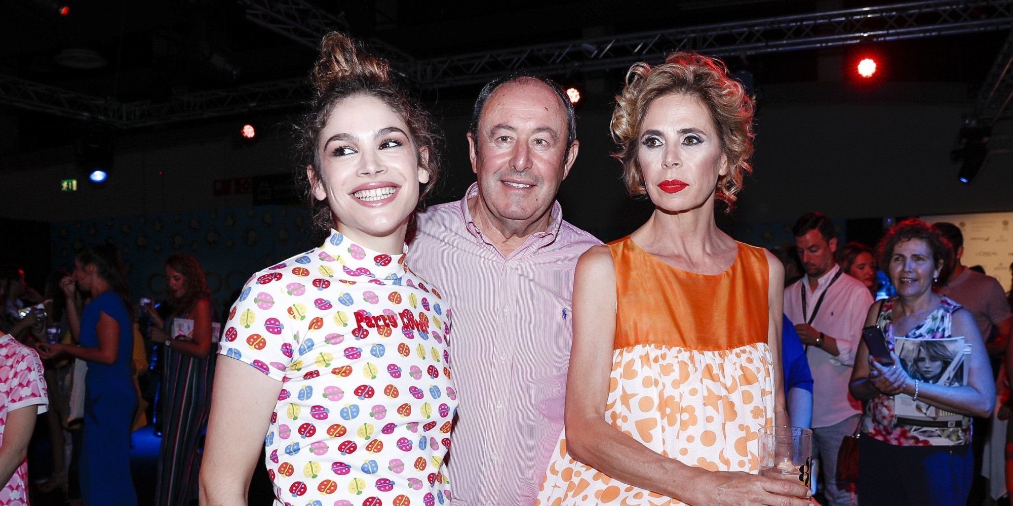 Ágatha Ruiz de la Prada y su familia disfrutan de la MBFW con mascota incluida