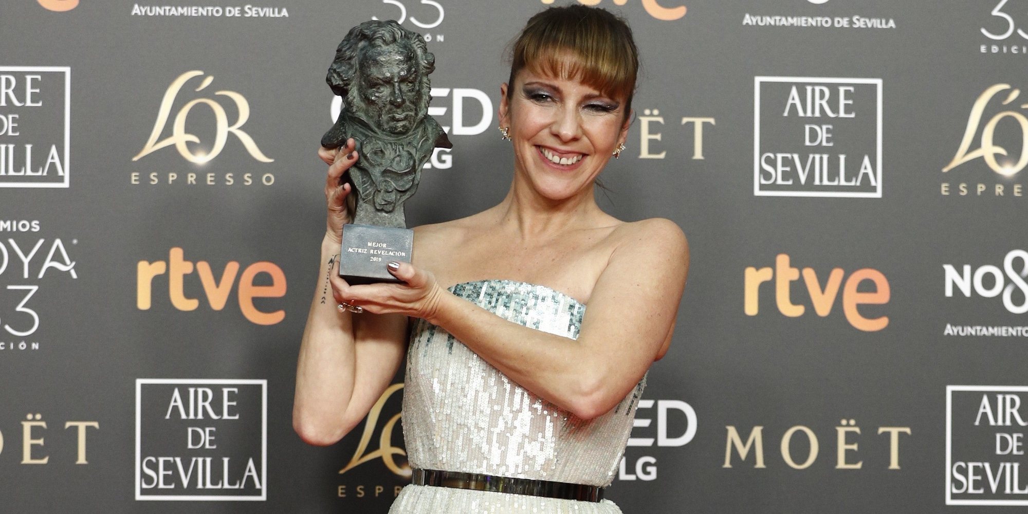 Eva Llorach pone a todas las nominadas de los Goya 2019 en pie al recibir su premio a Mejor Actriz Revelación