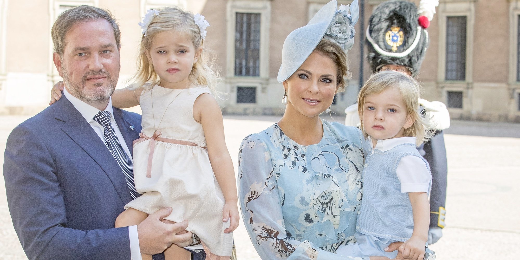 Magdalena de Suecia presume de sus hijos Leonor y Nicolás de Suecia con una divertida foto en la piscina