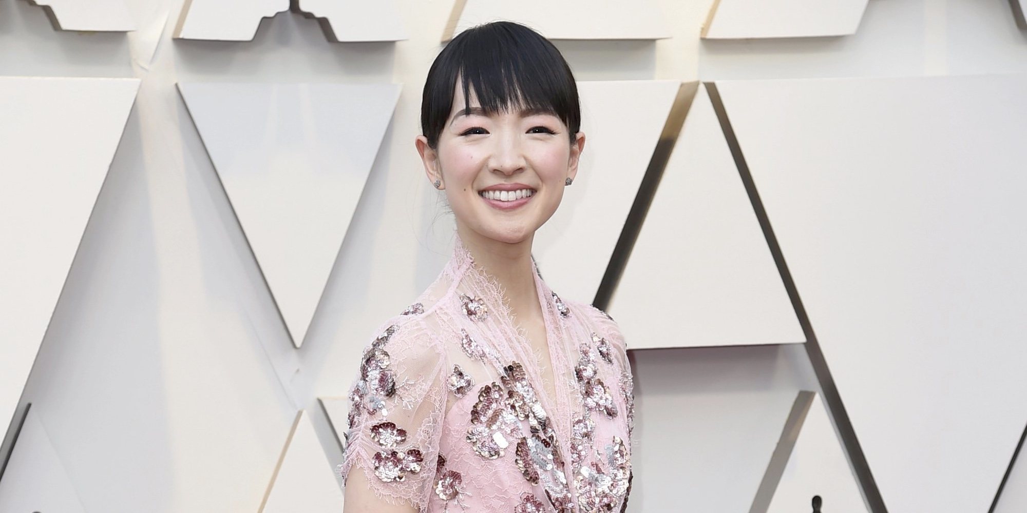 Marie Kondo desata la locura poniendo orden en la alfombra roja de los Premios Oscar 2019