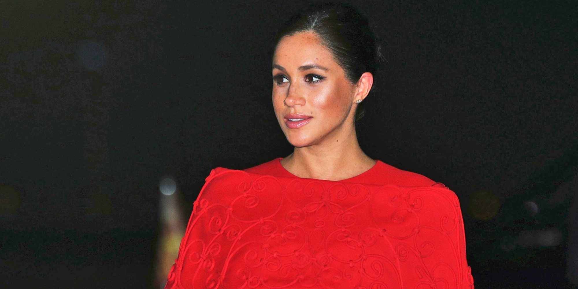 Meghan Markle y su guiño a Marruecos en su visita oficial al optar por el rojo pasión