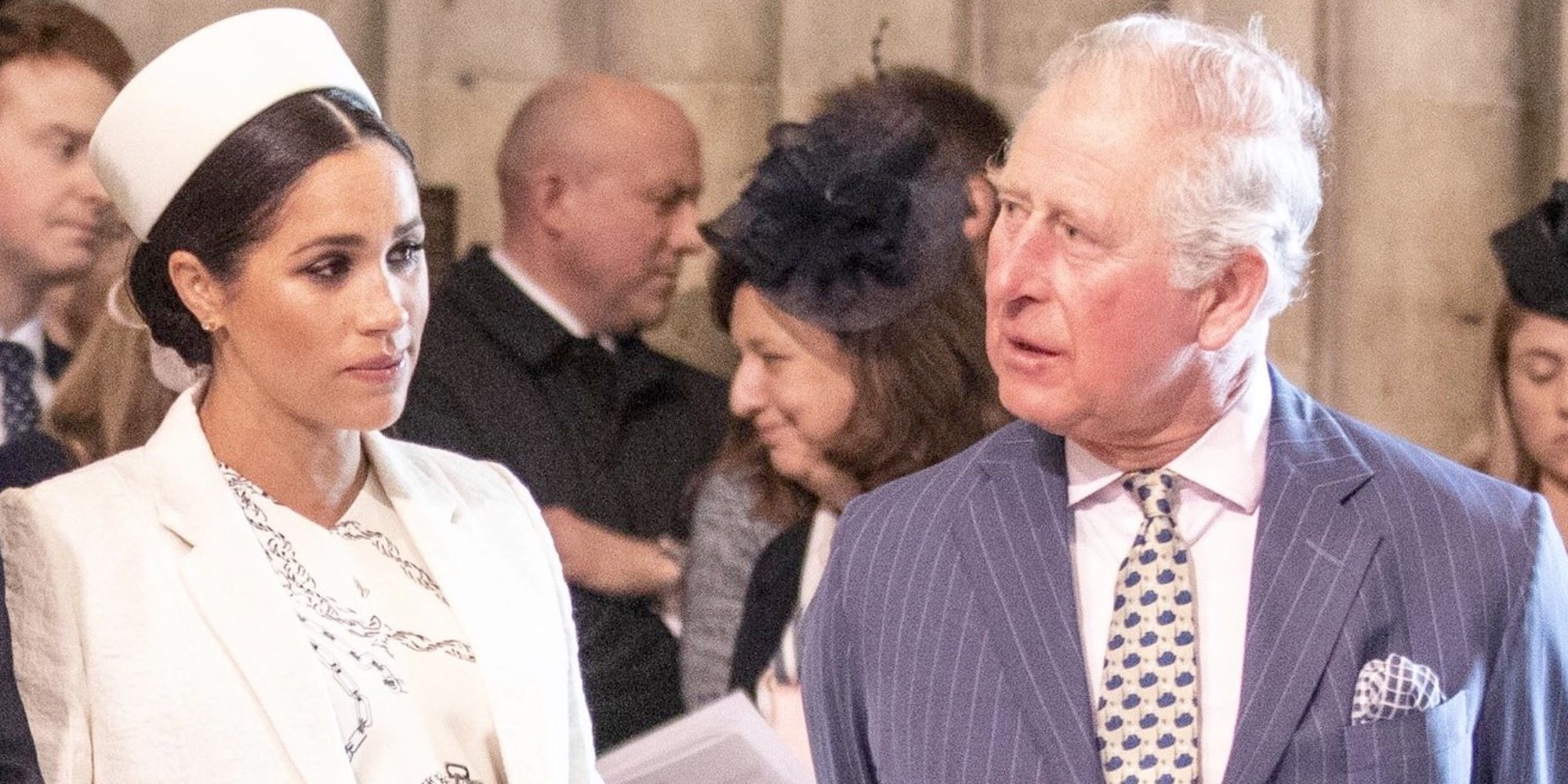 Del consejo del Príncipe Carlos al favor de los medios de comunicación al Príncipe Harry y Meghan Markle