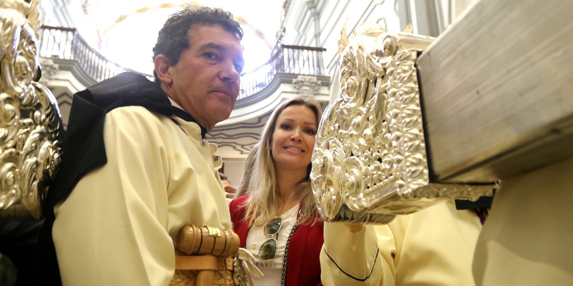 Antonio Banderas celebra la Semana Santa con Nicole Kimpel mientras Melanie Griffith se pone nostálgica