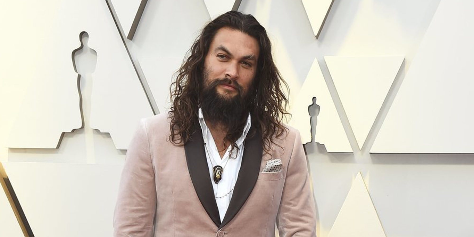 Jason Momoa se afeita la barba por primera vez desde 2012