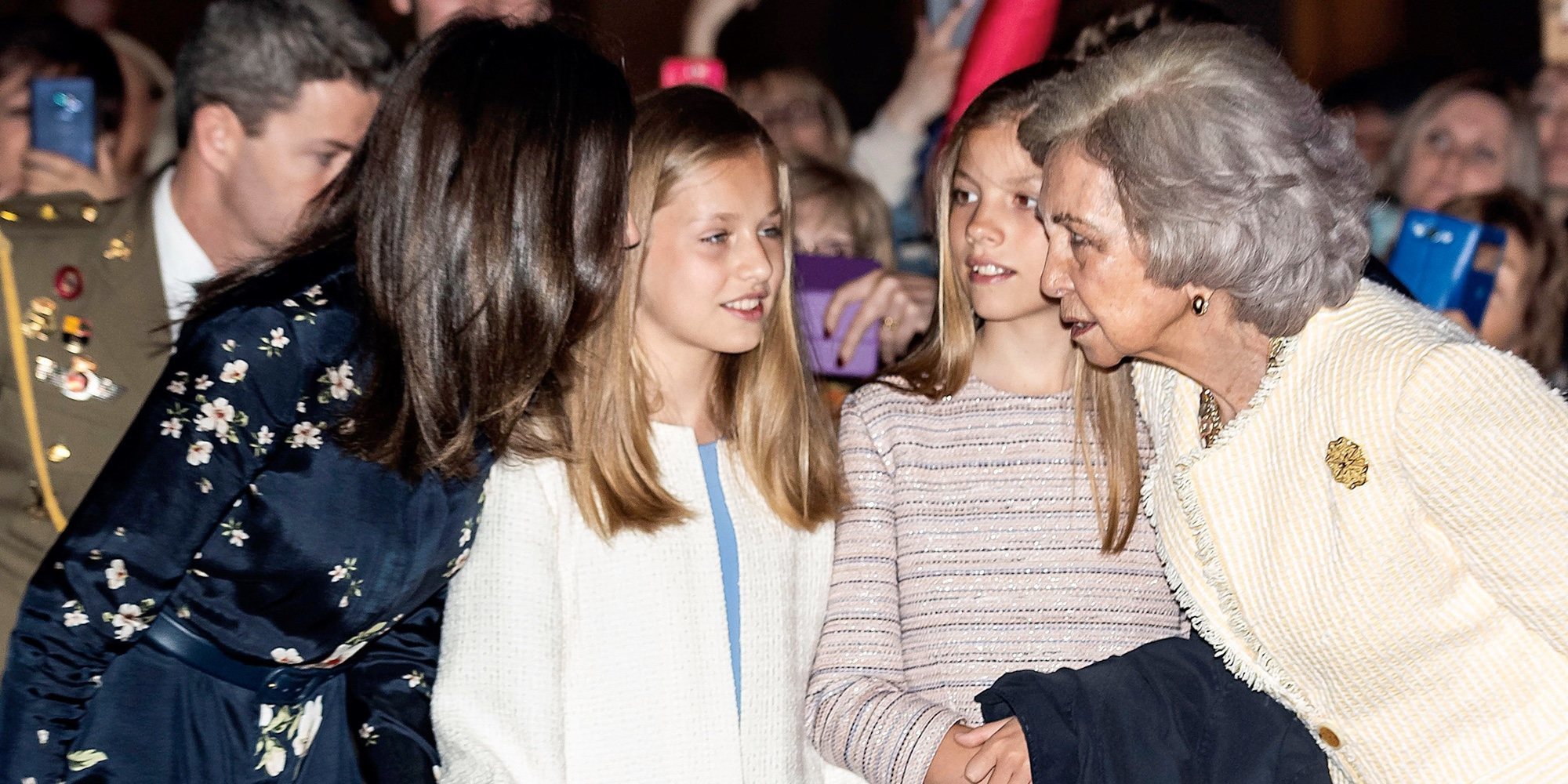 La cara y la cruz del reencuentro de la Reina Letizia y la Reina Sofía en la Misa de Pascua 2019