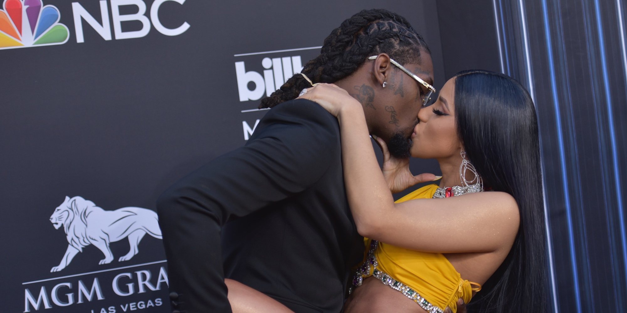 Cardi B y Offset derrochan pasión en los Billboard Music Awards 2019