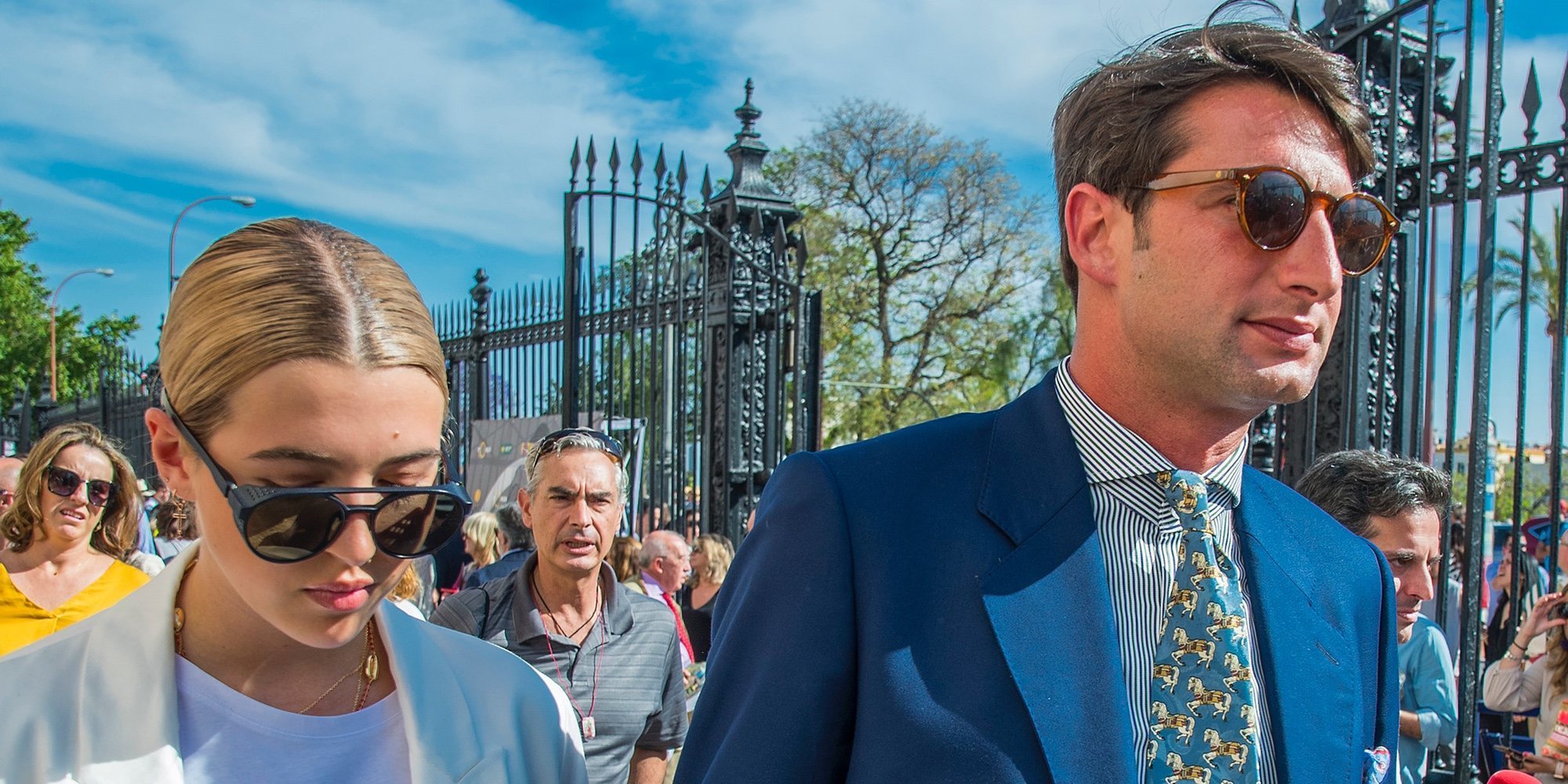 La cara de circunstancia de Alba Díaz al coincidir con su abuelo Manuel Benítez 'El Cordobés' en una corrida