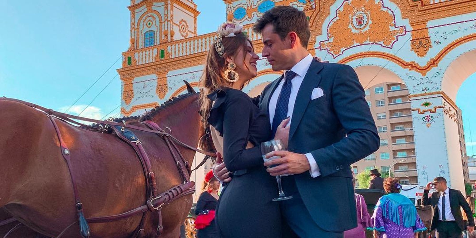 Anita Matamoros, feliz con su novio David Salvador por primera vez en la Feria de Abril 2019