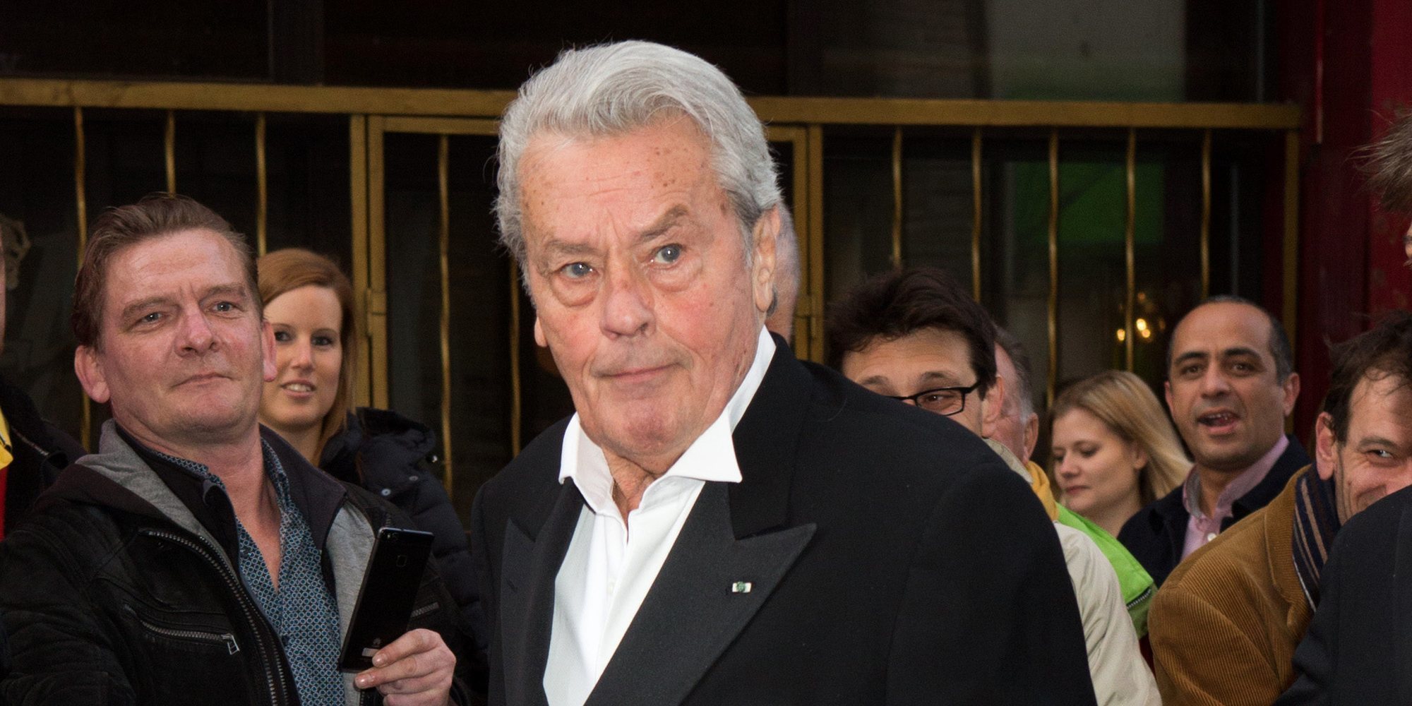 Alain Delon es acusado por su propio hijo de meterle en una perrera cuando era pequeño