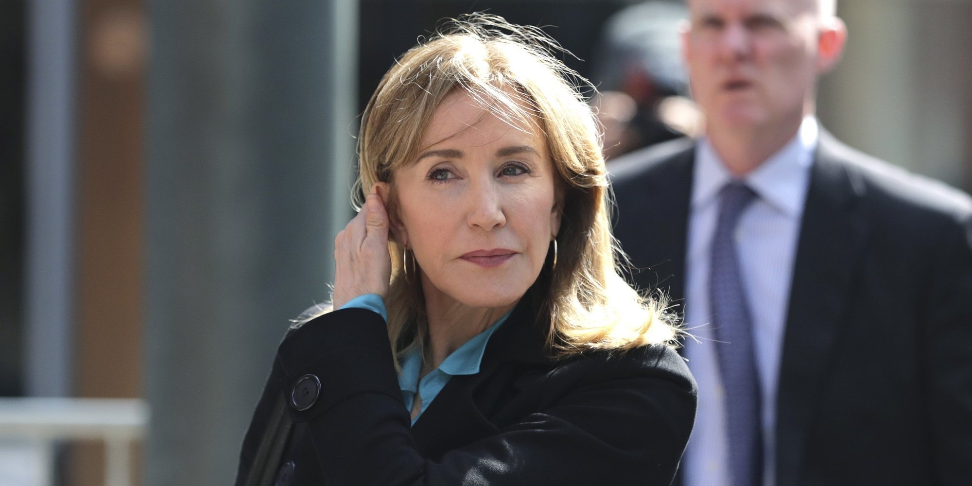 Felicity Huffman se declara culpable de los sobornos universitarios y se enfrenta a 4 meses de prisión