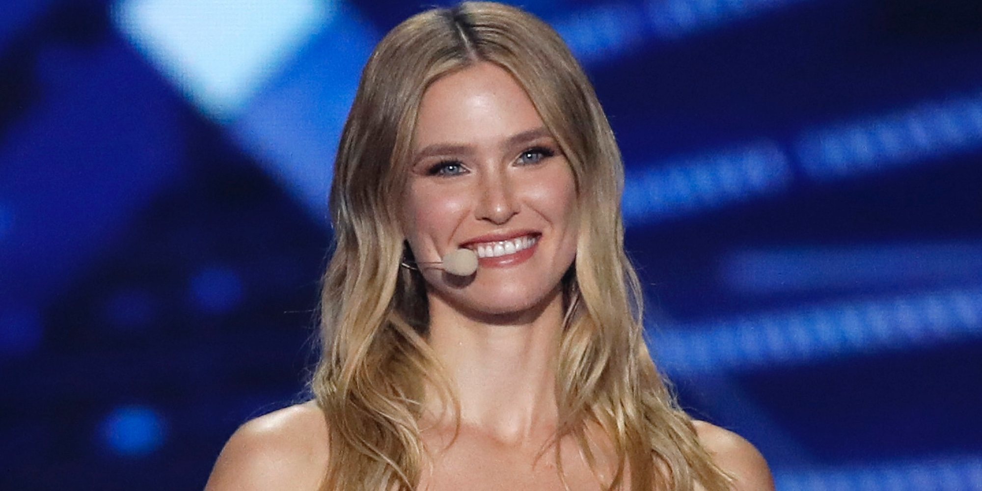 Bar Refaeli brilla con luz propia presentando el Festival de Eurovisión 2019