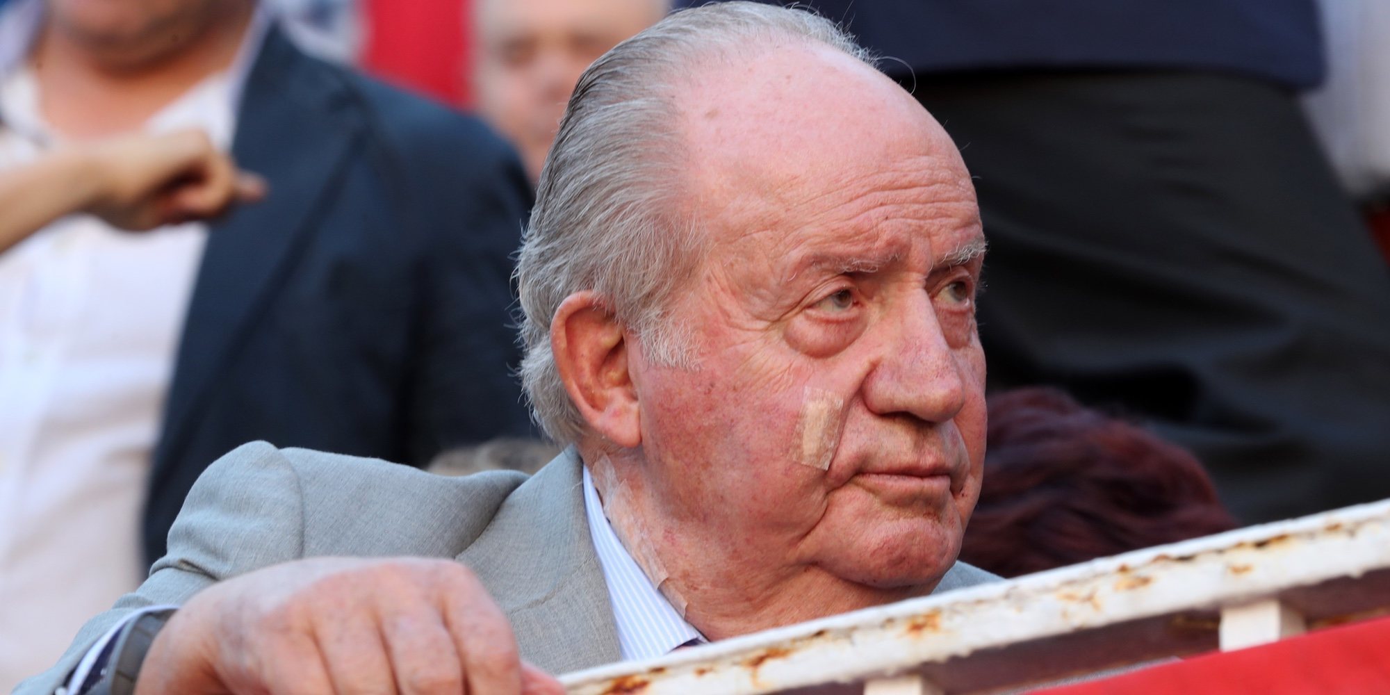 Los misteriosos apósitos del Rey Juan Carlos en la cara y el cuello