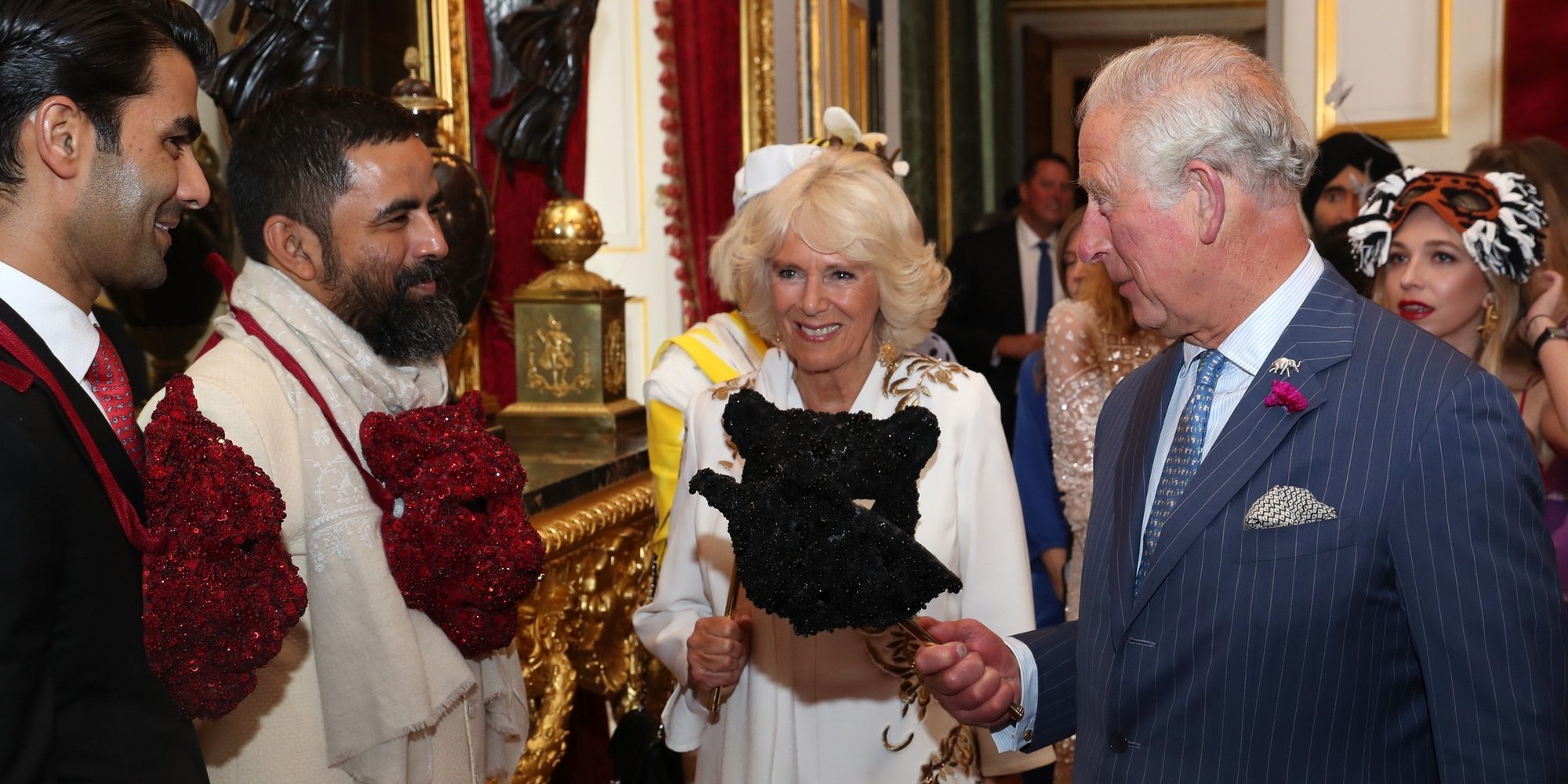 La fiesta de máscaras del Príncipe Carlos y Camilla Parker con la exnovia de James Middleton