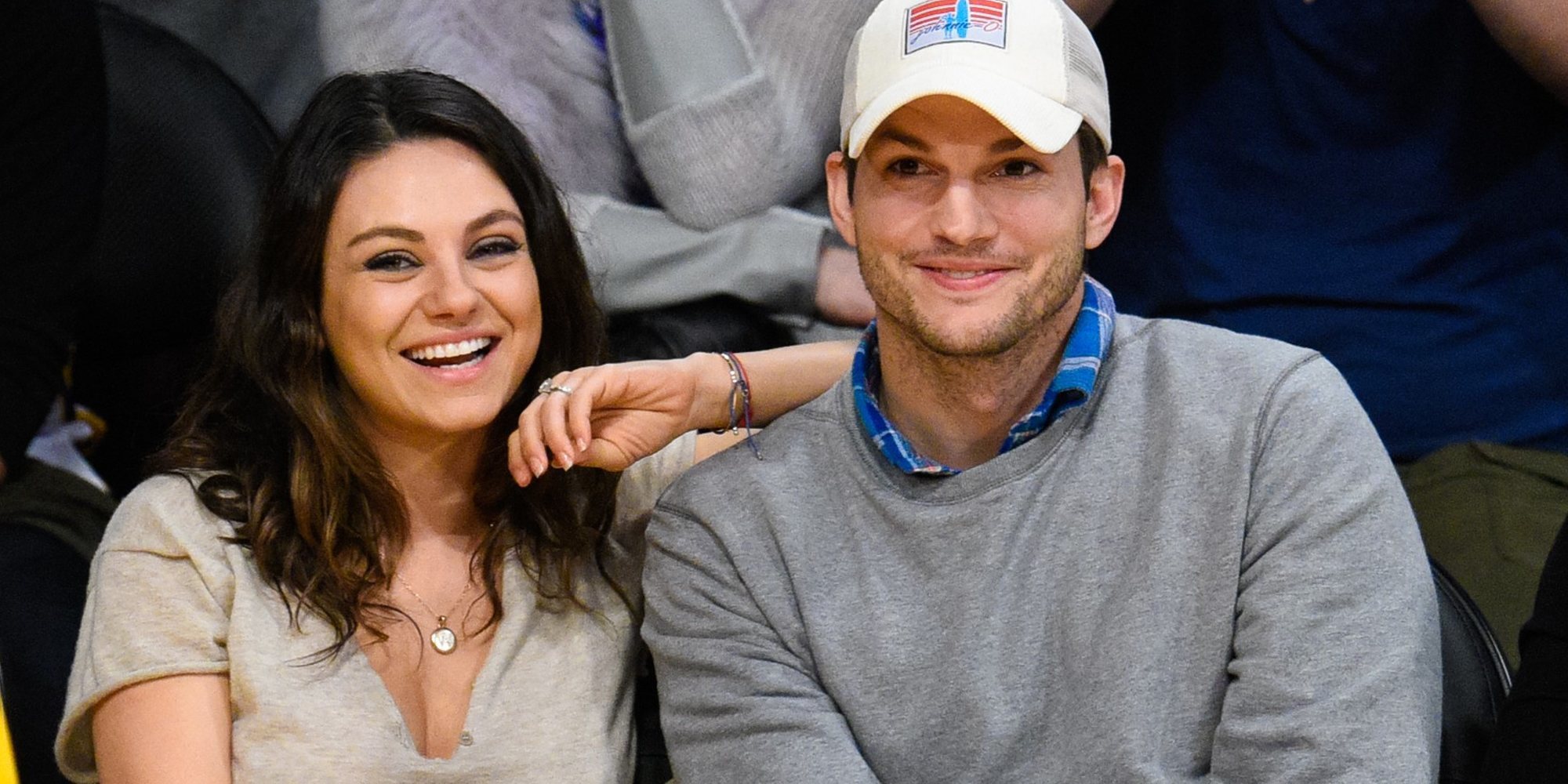 Ashton Kutcher y Mila Kunis desmienten su ruptura con un divertido vídeo