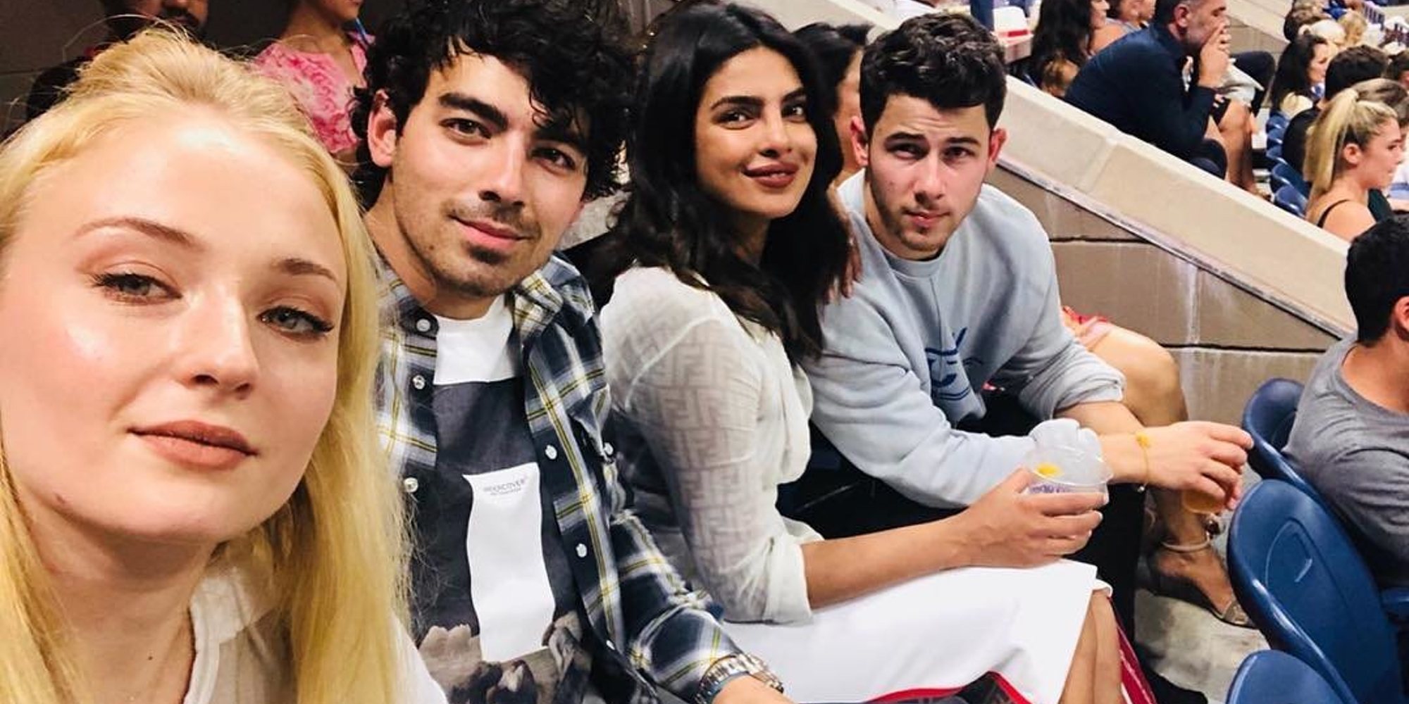 Joe Jonas y Sophie Turner y Nick Jonas y Priyanka Chopra, cita para cuatro en París